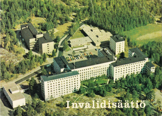 Postikortti 1970- ja 1980-lukujen vaihteesta, etelän suunnasta kuvattuna.